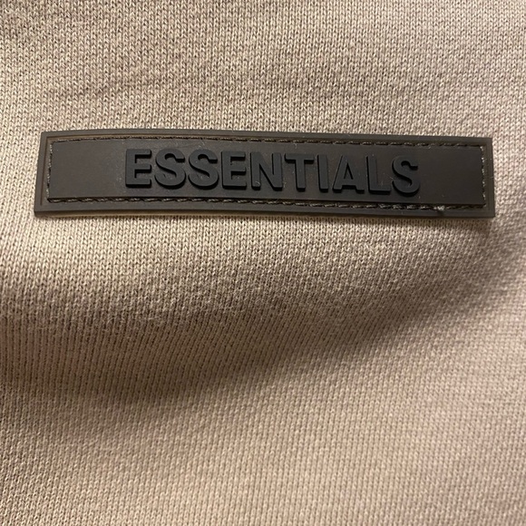 FOG-Fear Of God Essentials crewneck Tan - Picture 4 of 7